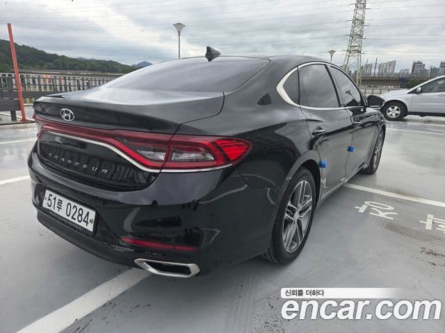 Hyundai Grandeur IG 2