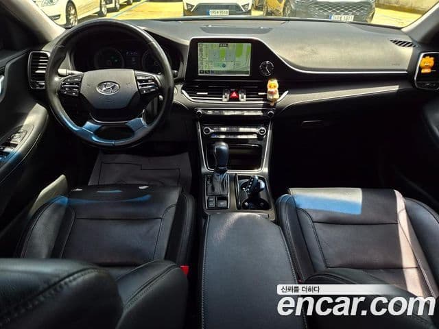 Hyundai Grandeur IG Hybrid 4