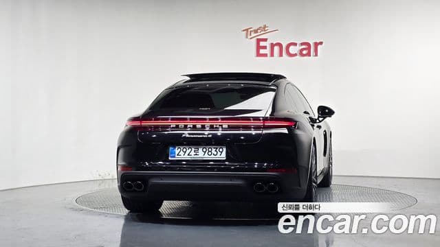 Porsche Panamera (976) 3