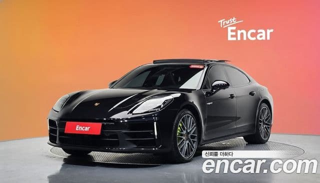 Porsche Panamera (976) — 1