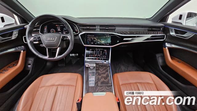 Audi A6 (C8) 4