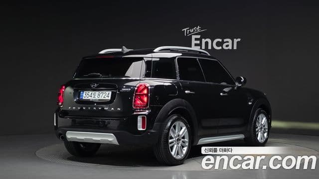 MINI Cooper Countryman 2