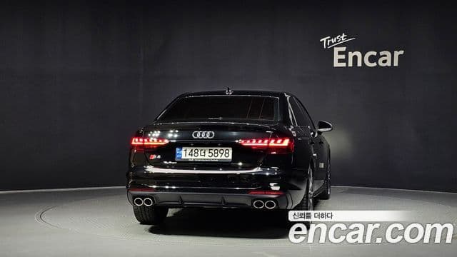 Audi S4 (B9) 3