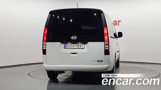 Hyundai Staria 3