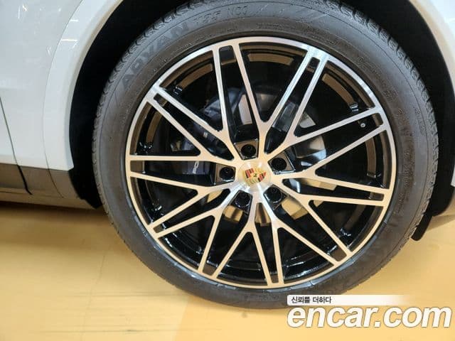 Porsche Cayenne (PO536) 4