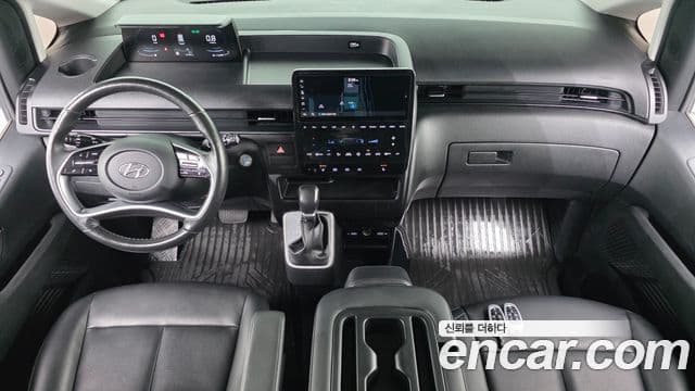 Hyundai Staria 4