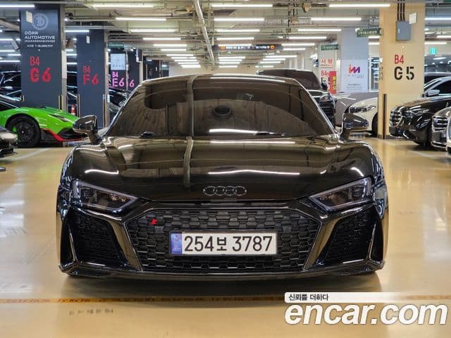 Audi R8 (4S) 1