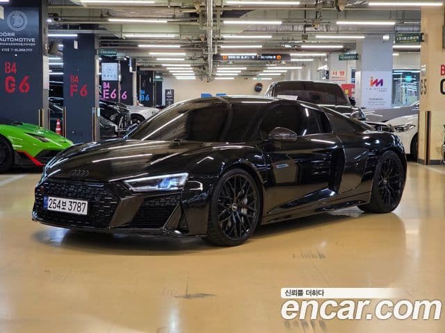 Audi R8 (4S) 2