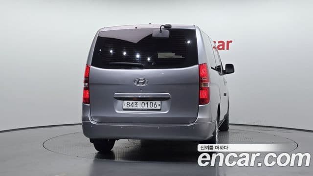 Hyundai Grand Starex 4
