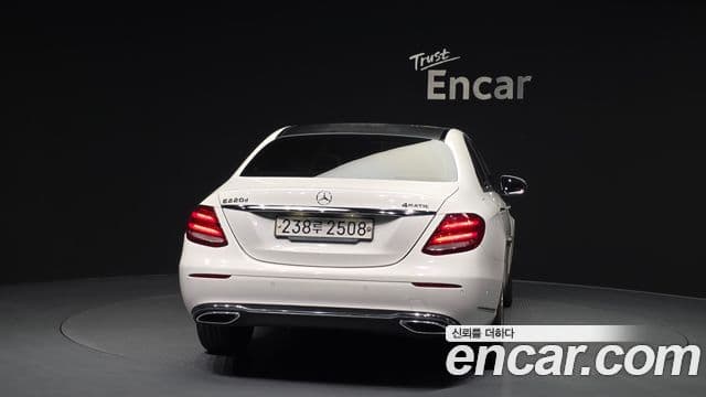Mercedes-Benz E-Class W213 4