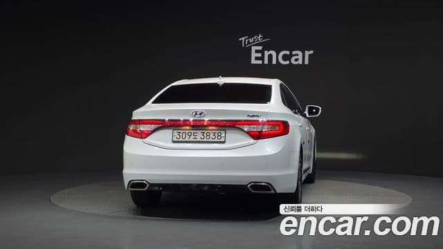 Hyundai Grandeur HG Hybrid 3