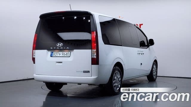 Hyundai Staria 2
