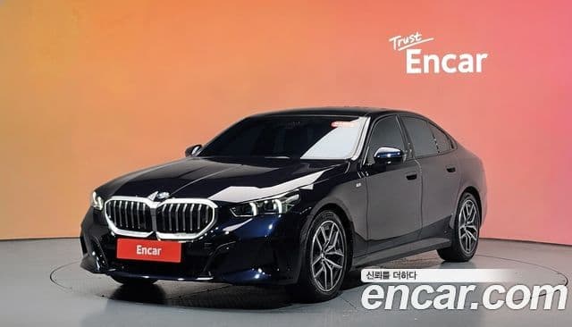 BMW 5 Series (G60)