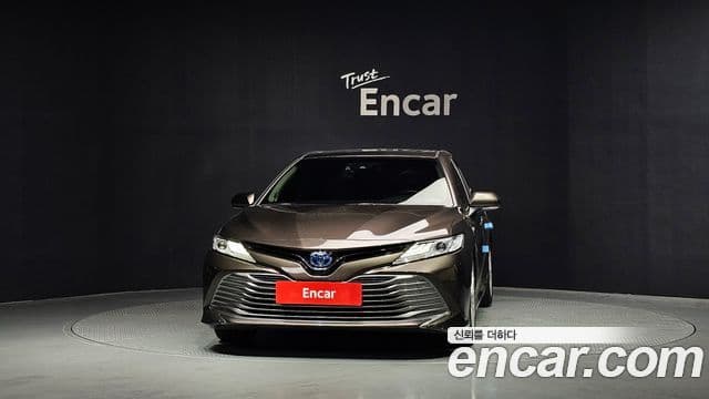 Toyota Camry (XV70) 2