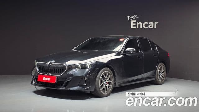 BMW 5 Series (G60)