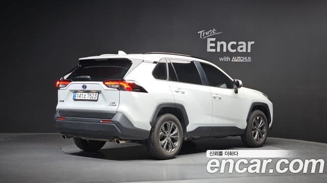 Toyota RAV4 5th Gen 2