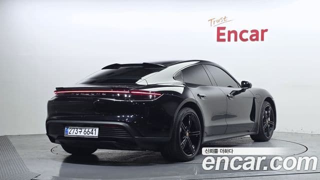 Porsche Taycan 2