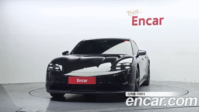 Porsche Taycan 3