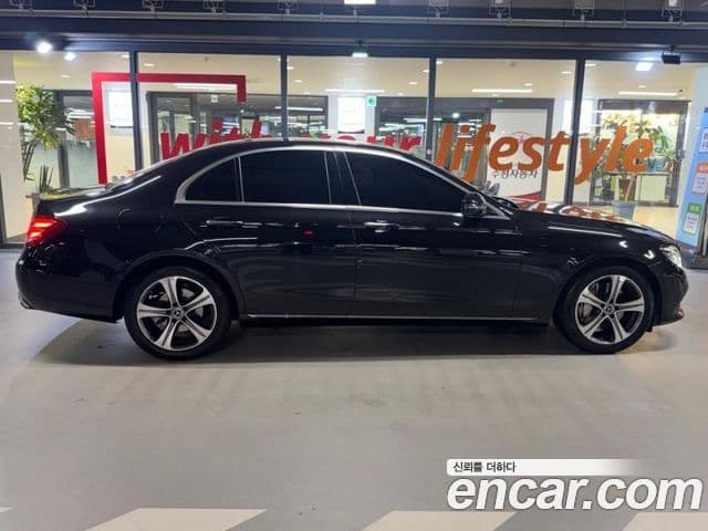 Mercedes-Benz E-Class W213 3