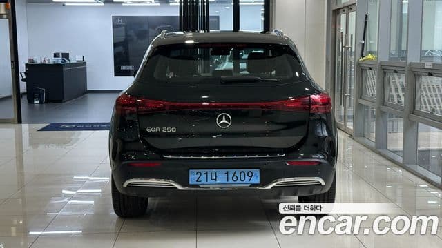 Mercedes-Benz EQA H243 3