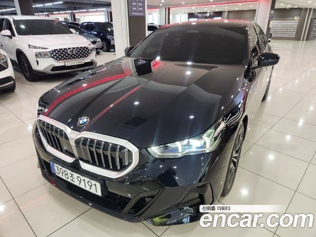 BMW 5 Series (G60)