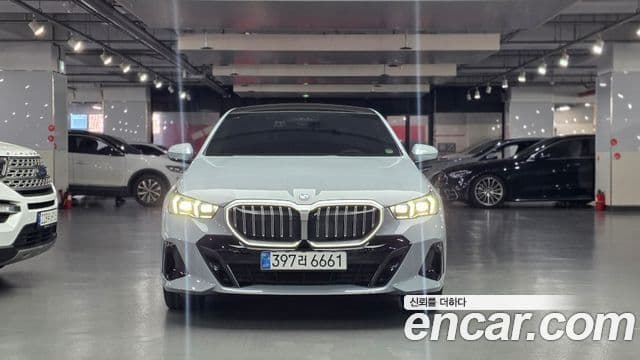 BMW 5 Series (G60)