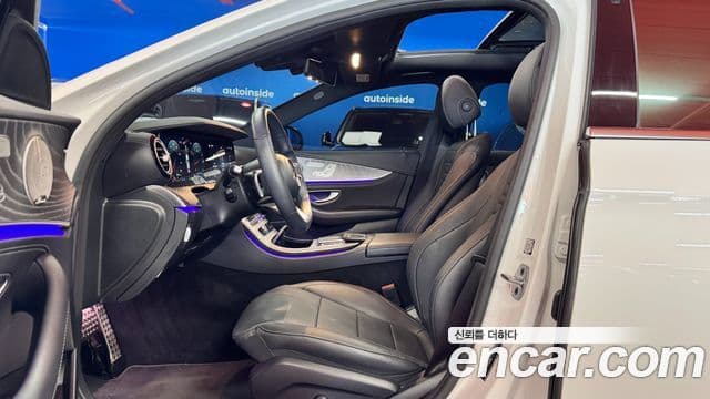 Mercedes-Benz E-Class W213 4