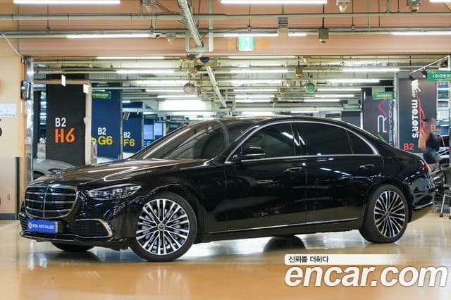 Mercedes-Benz S-Class W223 1
