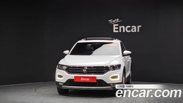 Volkswagen T-Roc 3
