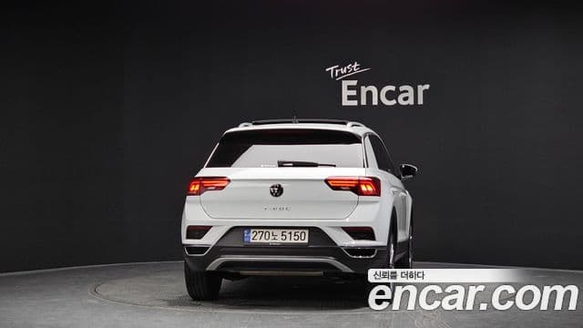 Volkswagen T-Roc 4
