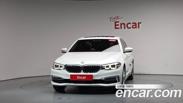BMW 5 Series (G30) 2
