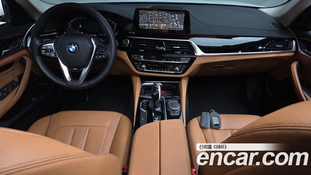 BMW 5 Series (G30) 4