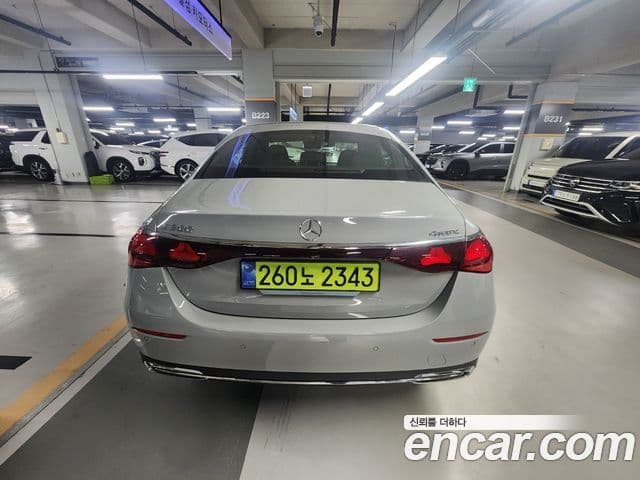 Mercedes-Benz E-Class W214 2
