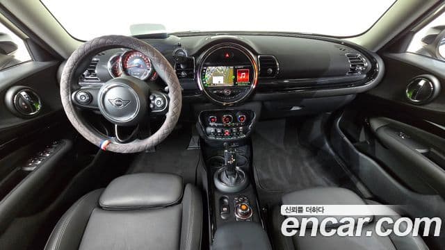 MINI Cooper Clubman 4