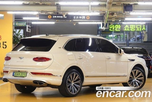 Bentley Bentayga 2