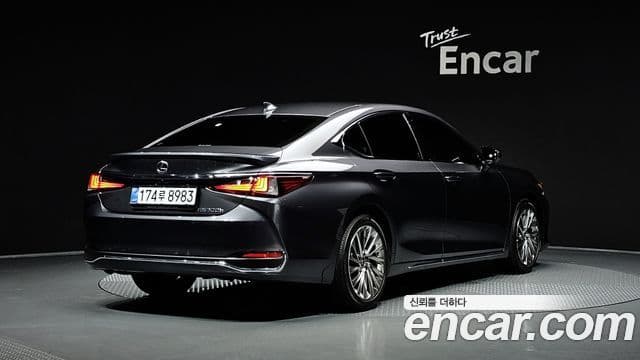 Lexus ES300h 7th Gen 2