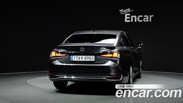 Lexus ES300h 7th Gen 4