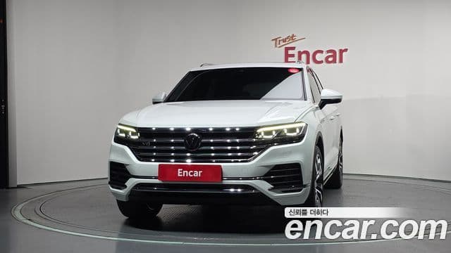 Volkswagen Touareg 3rd Gen 3