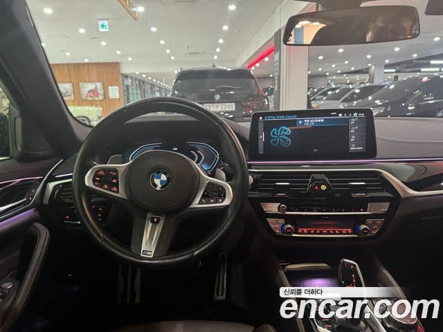 BMW 5 Series (G30) 4
