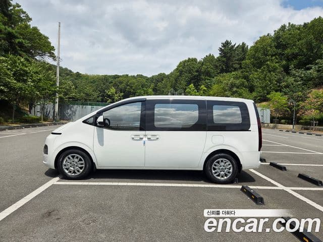 Hyundai Staria 3