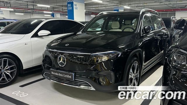 Mercedes-Benz EQB X243