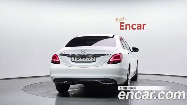 Mercedes-Benz C-Class W205 4