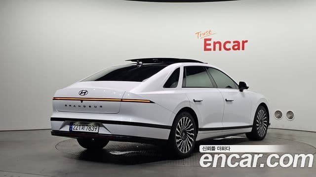 Hyundai Grandeur Hybrid (GN7) 2