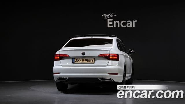Volkswagen Jetta 7th Gen 4