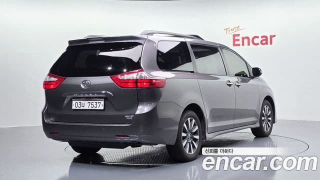 Toyota Sienna 2
