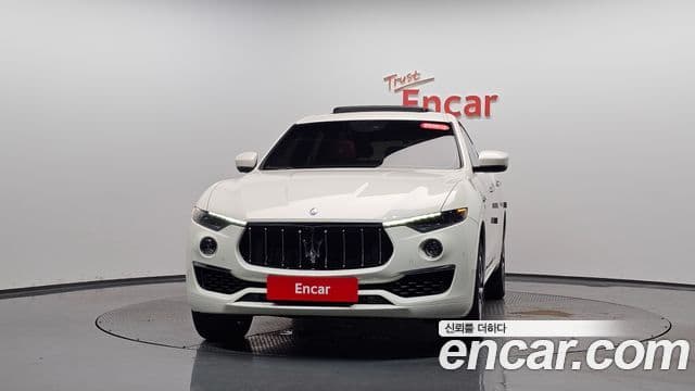 Maserati Levante 2