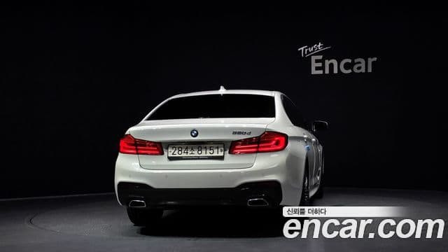 BMW 5 Series (G30) 4