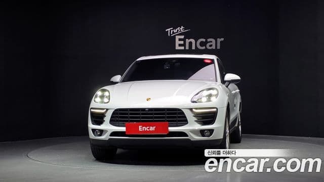 Porsche Macan 3