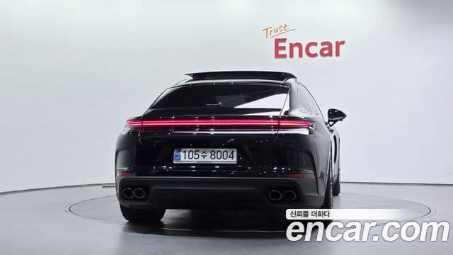 Porsche Panamera (976) 3