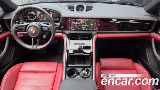 Porsche Panamera (976) 4